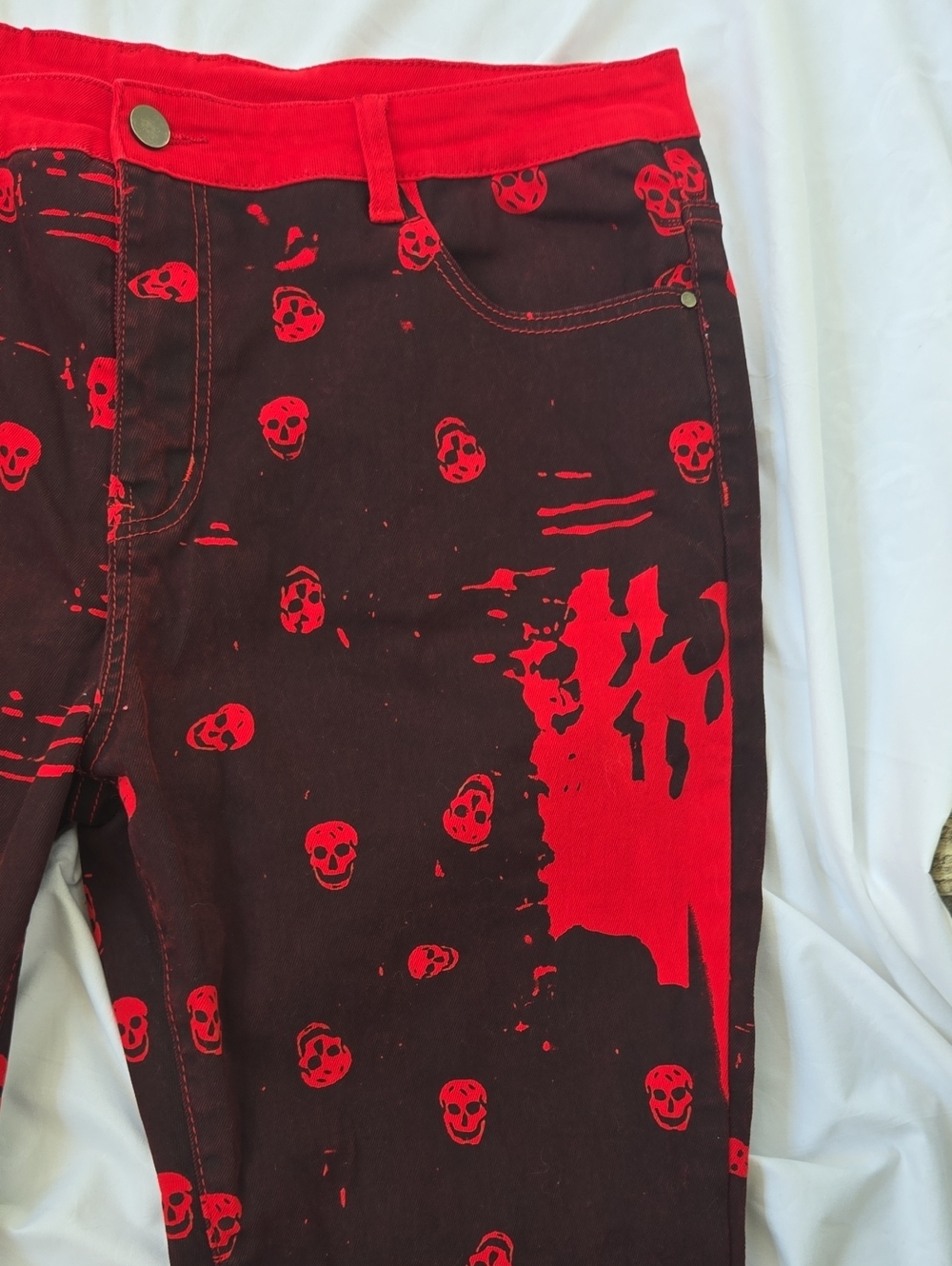 Men's Black Jeans With Multiple Bright Red Skull Graphics All Over Front&Back. - Picture 7 of 16